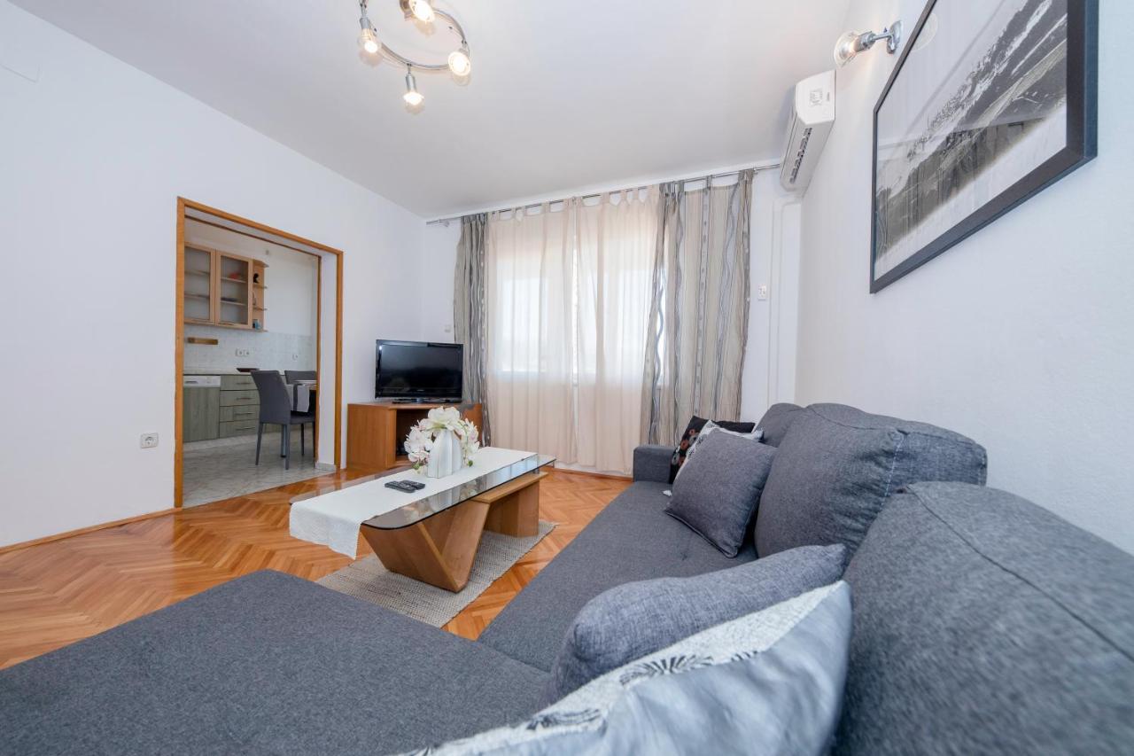 Apartments And Rooms Bolero Rab Town Exterior foto